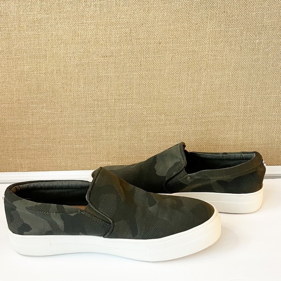 Steve Madden GILLS PLATFORM SLIP-ON SNEAKER Camouflage Size 8.5 - Picture 10 of 10